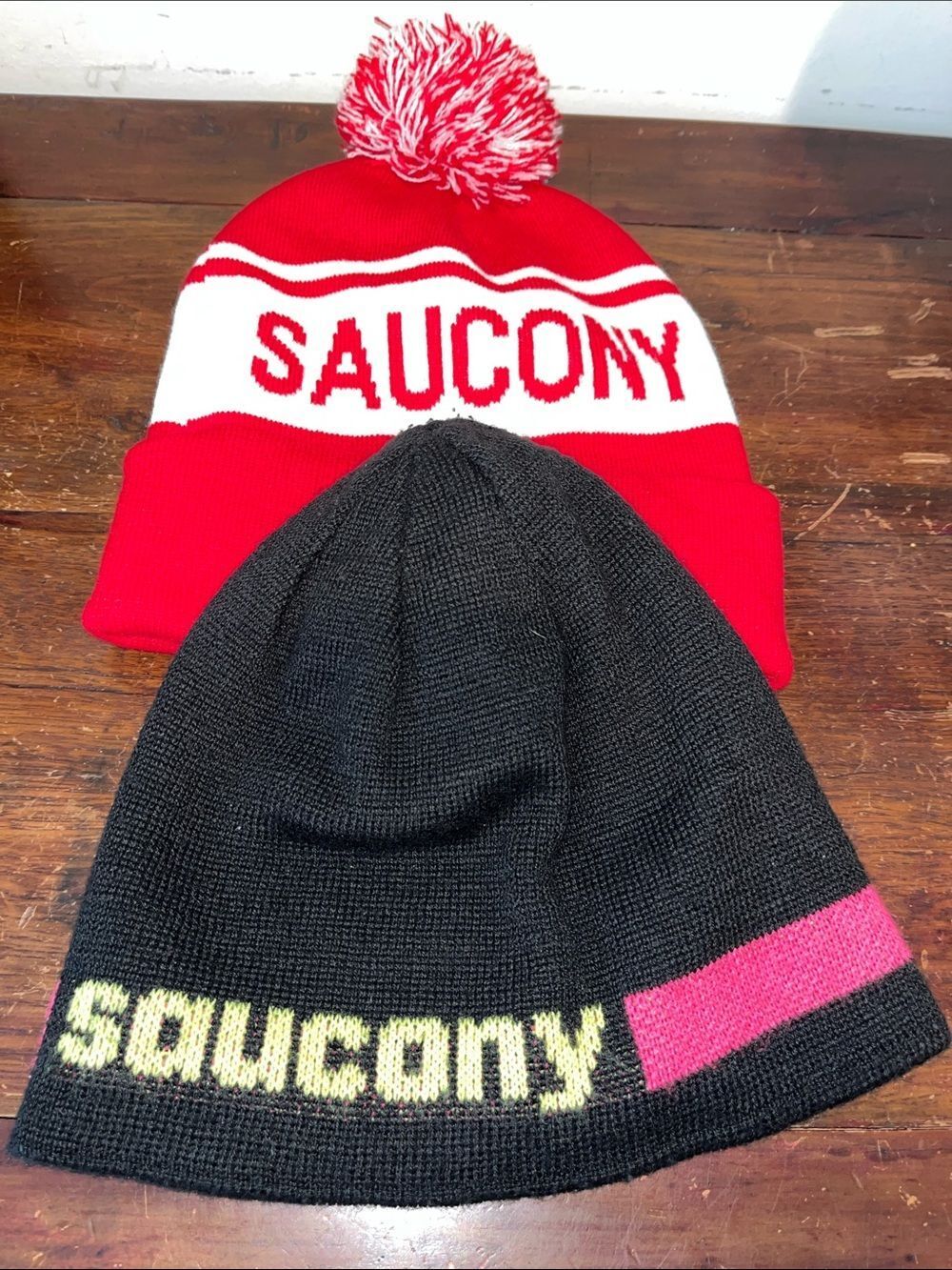 2-Saucony marathon Red Thermal Running & Black Pink Stripe Knit beanie hat Cap